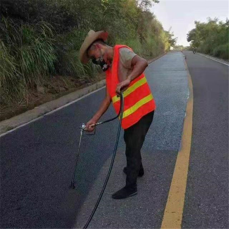 张家口 彩色防滑路面的底涂是保障路面附着力
