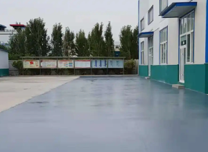 张家口彩色路面喷涂翻新的材料对冬季